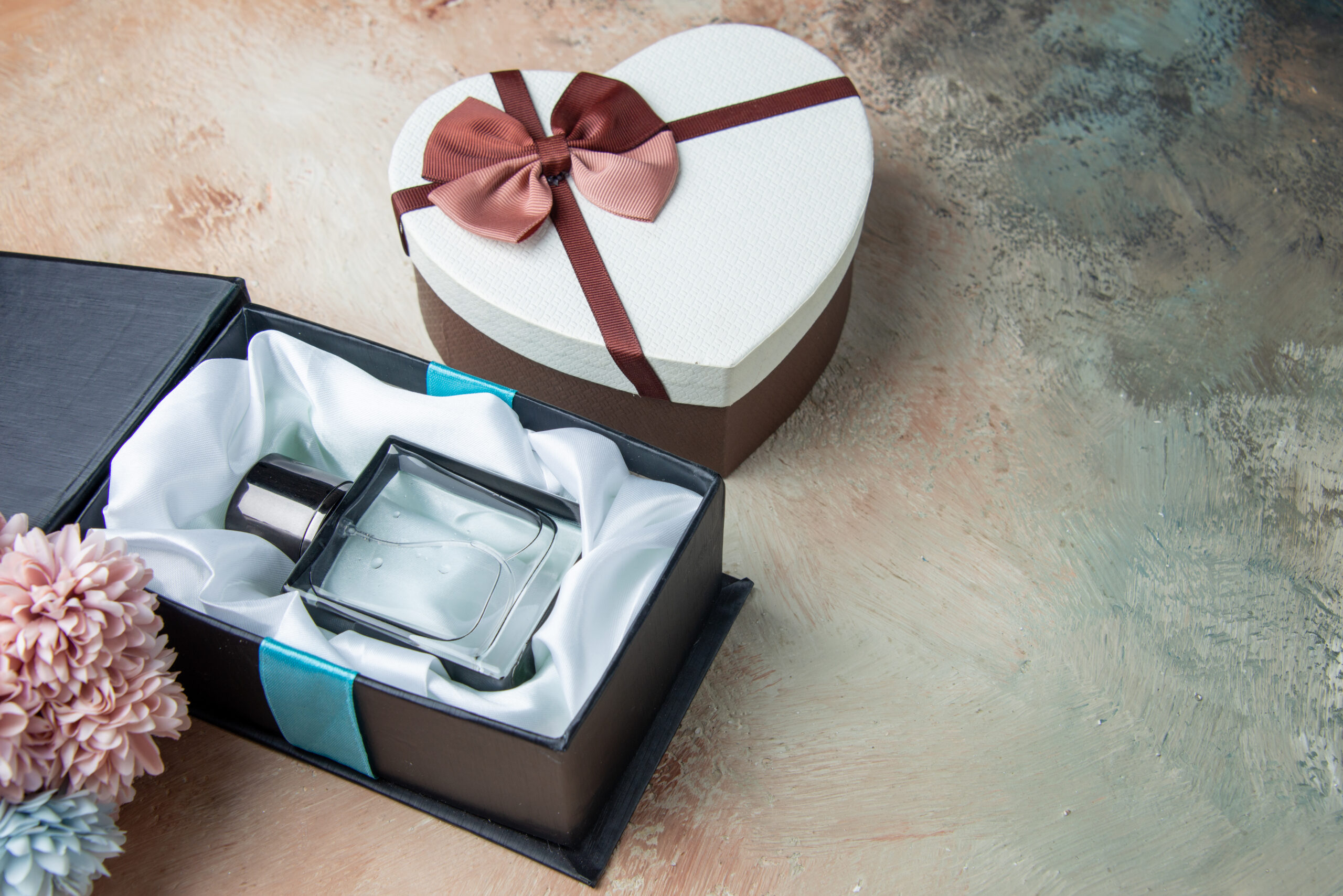 Printed Perfume Boxes: How Custom Prints Reflect Fragrance Identity